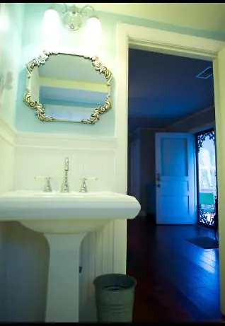 Affittacamere Peaceful Private Cottage, Walk To Park & 5 Mins To Downtown Nashville